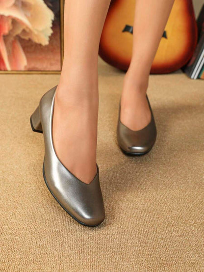 حذاء نسائي بكعب عريض