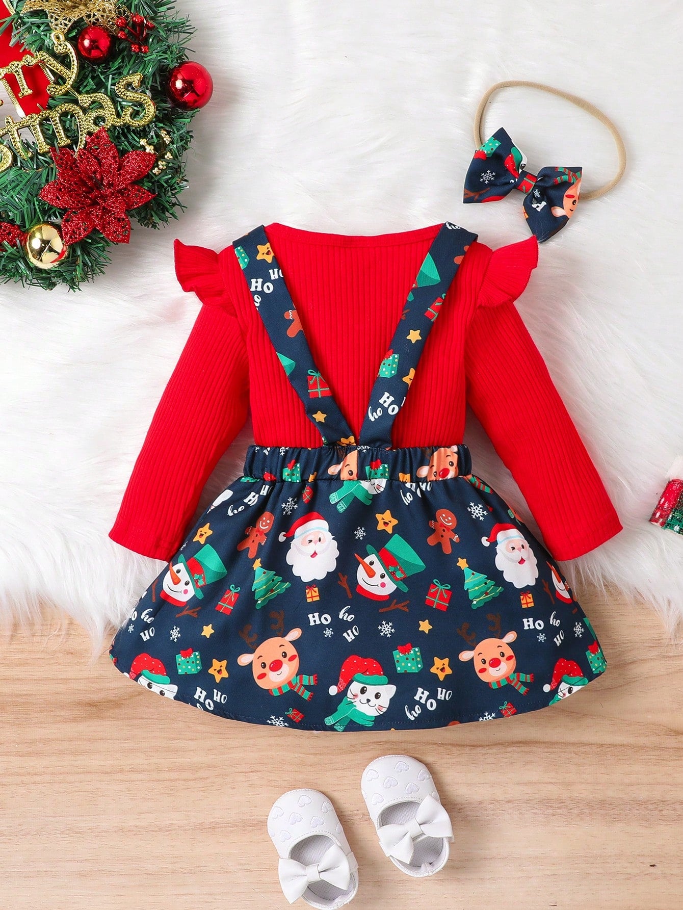 بدلة قطعة واحدة للفتيات الصغيرات ذات حواف مكشكشة وتنورة بحمالات أمامية بفيونكة مطبوعة لعيد الميلاد وعصابة رأس