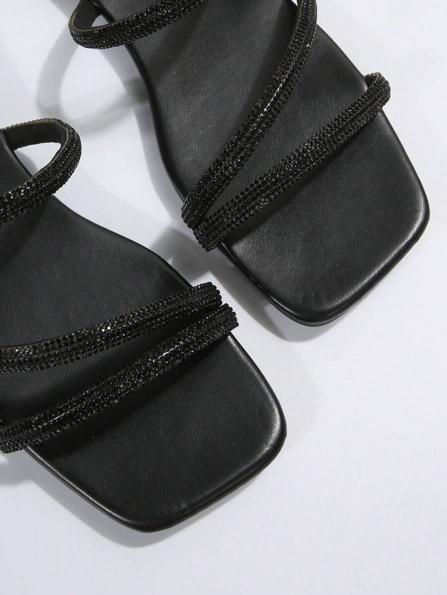 صنادل نسائية