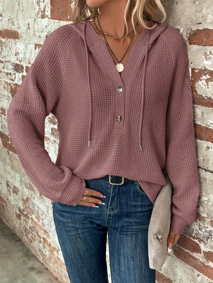 بلوفر كنزة برباط خصر ذو أكمام رجلان بنصف زر وقشابية مصنوع من نسيج المفرقع، بأكمام طويلة