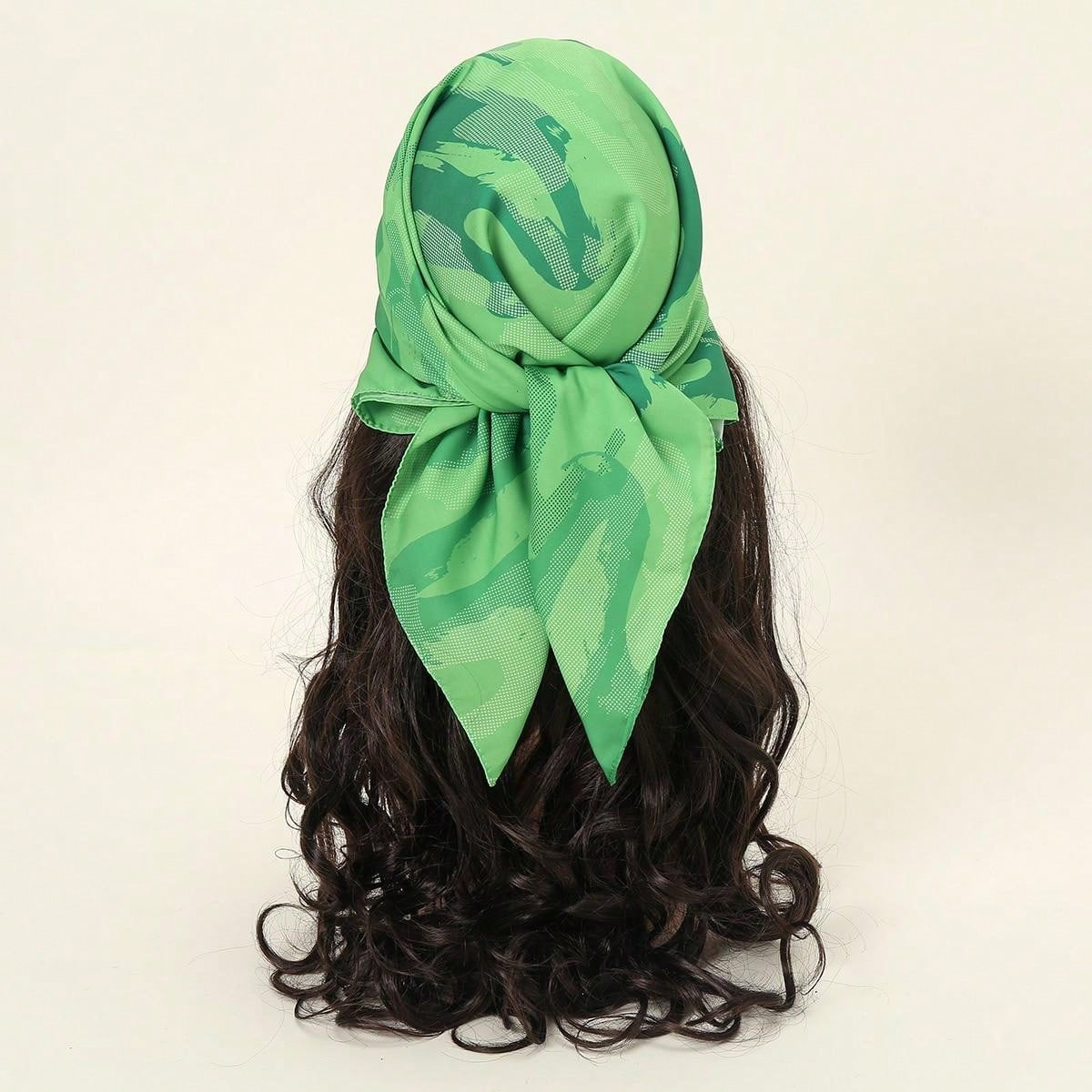 وشاح المرأة طباعة التمويه المألوف تنوعا