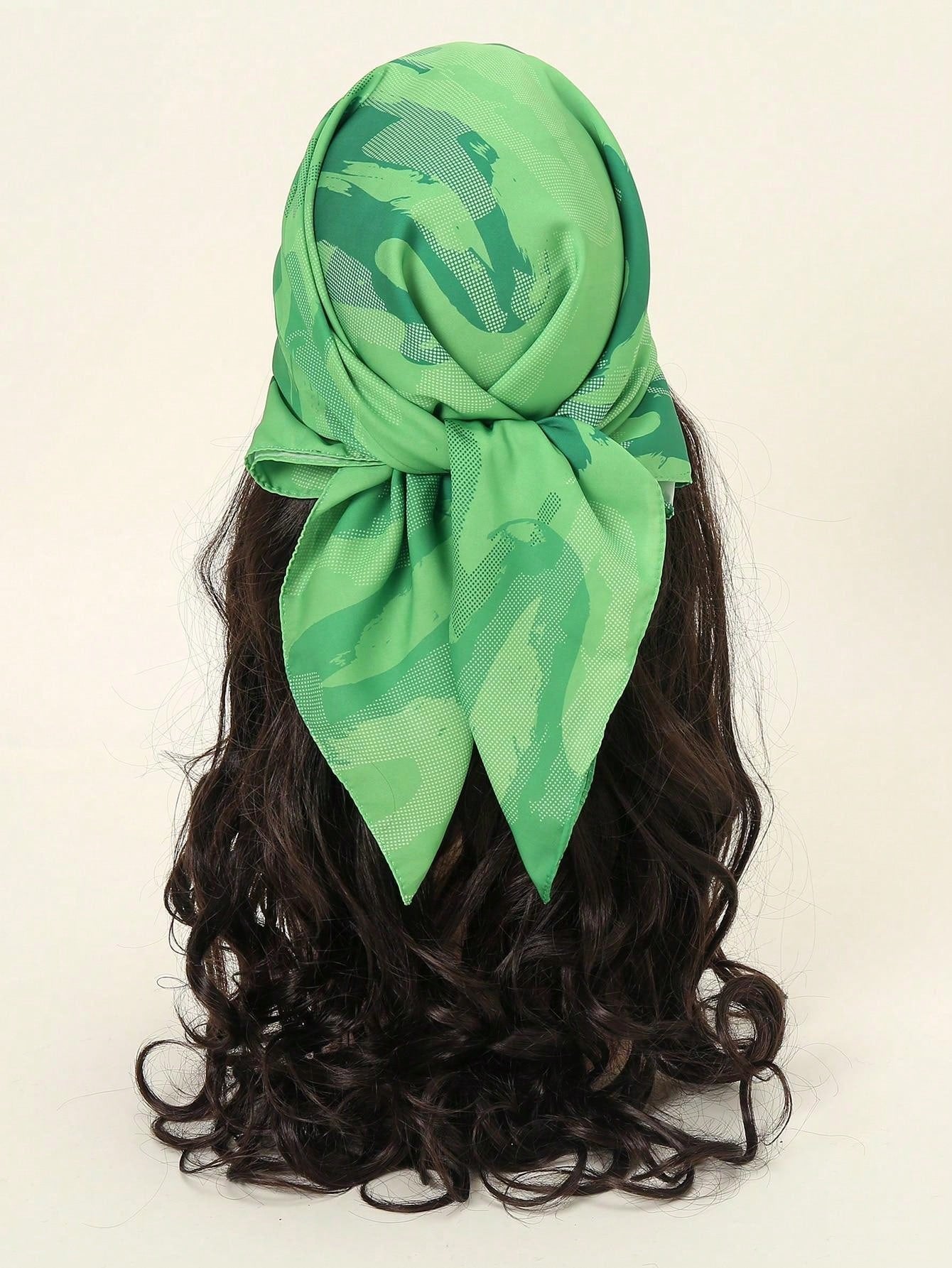 وشاح المرأة طباعة التمويه المألوف تنوعا