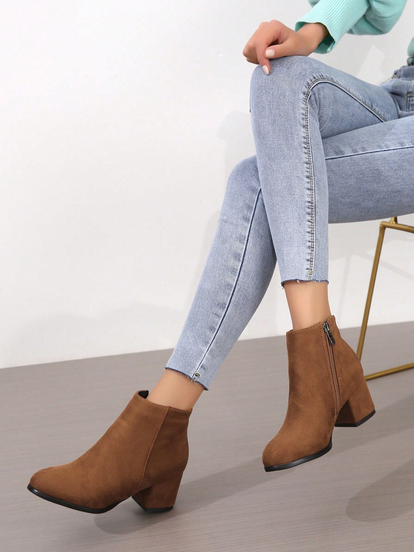 جزمة برقبة طويلة الموضة