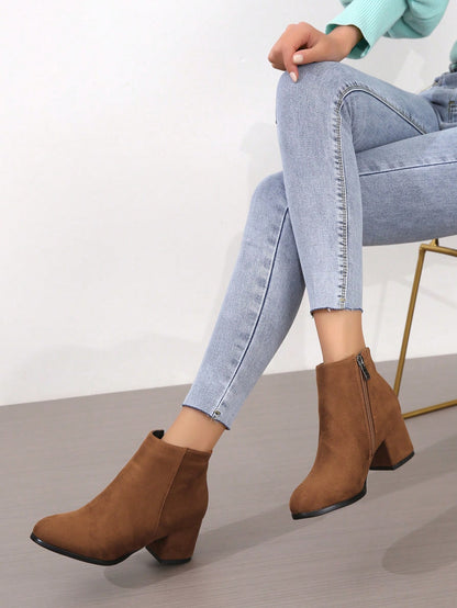 جزمة برقبة طويلة الموضة