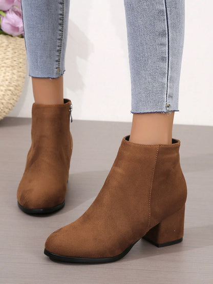 جزمة برقبة طويلة الموضة