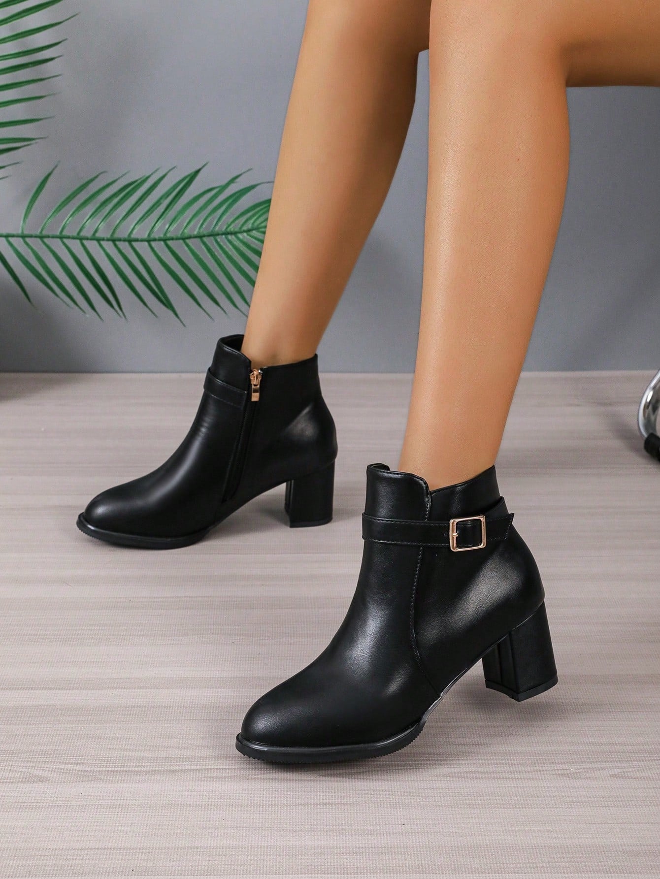 وصول المخزون الجديد أسود خفيف الوزن كعب عالي جزمة برقبة طويلة للنساء