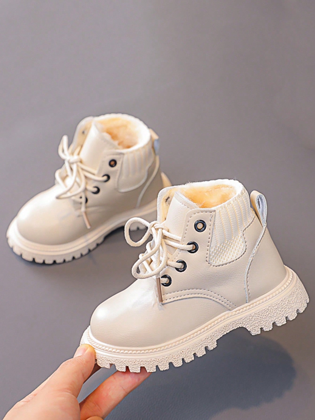 جزمة أطفال دراجة نارية عالية مدورة الأصبع, خريف وشتاء, لون صلب, مبطنة بالفرو السميكة للأولاد والبنات, جزمة قصيرة مسطحة وعصرية مصنوعة من الجلد الصناعي المريح والمتعدد الاستخدامات