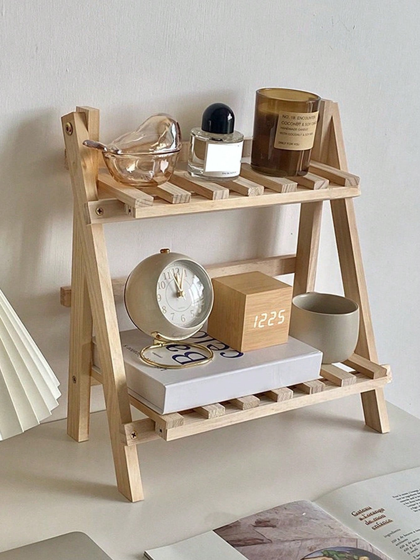 منظم مكتبي من الخشب