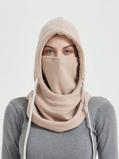 قطعة واحدة من قبعة بالاكلافا المصنوعة من الصوف