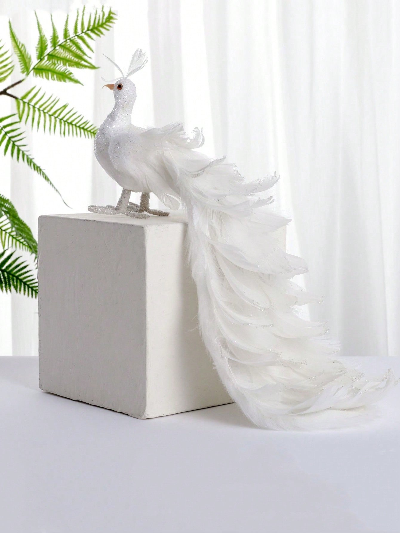 حرف تزيين حديقة باقة ذيل الطاووس الأبيض 37سم محاكية للطاووس بألوانه لتزيين حدائق وديكورات المناظر الطبيعية