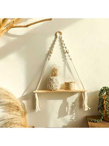 قطعة نبات معلق على الحائط