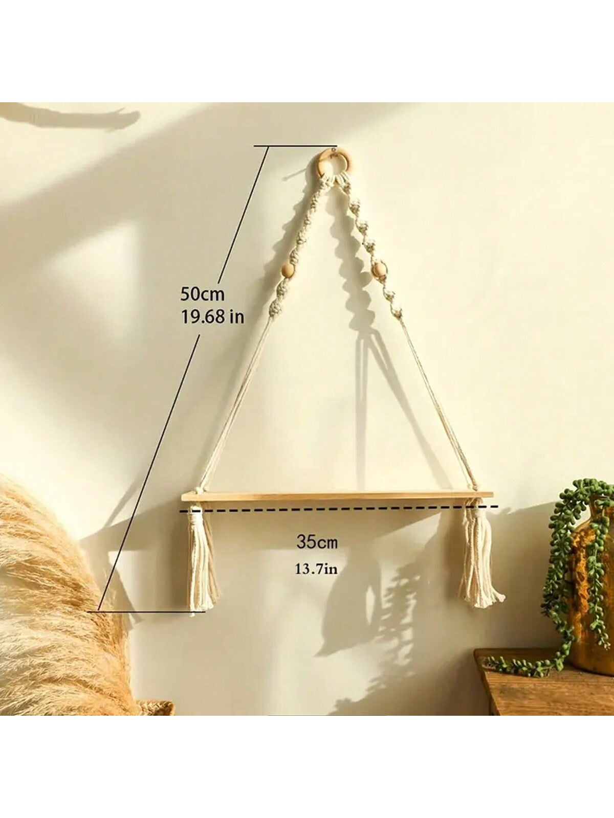 قطعة نبات معلق على الحائط