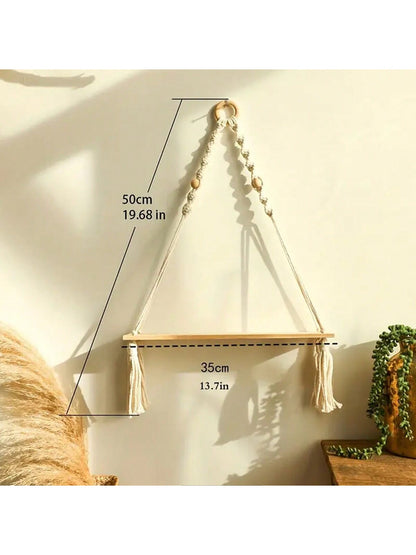 قطعة نبات معلق على الحائط