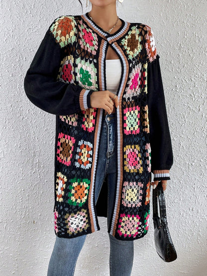 كارديجان بكتف سقاط, بأشرطة مخططة بنمط هندسي