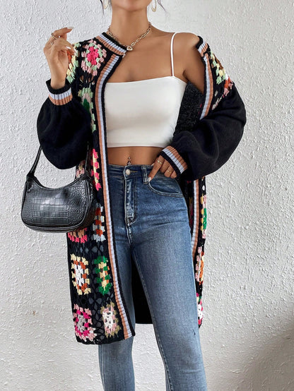 كارديجان بكتف سقاط, بأشرطة مخططة بنمط هندسي