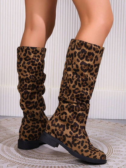 حذاء نسائية فوق الركبة