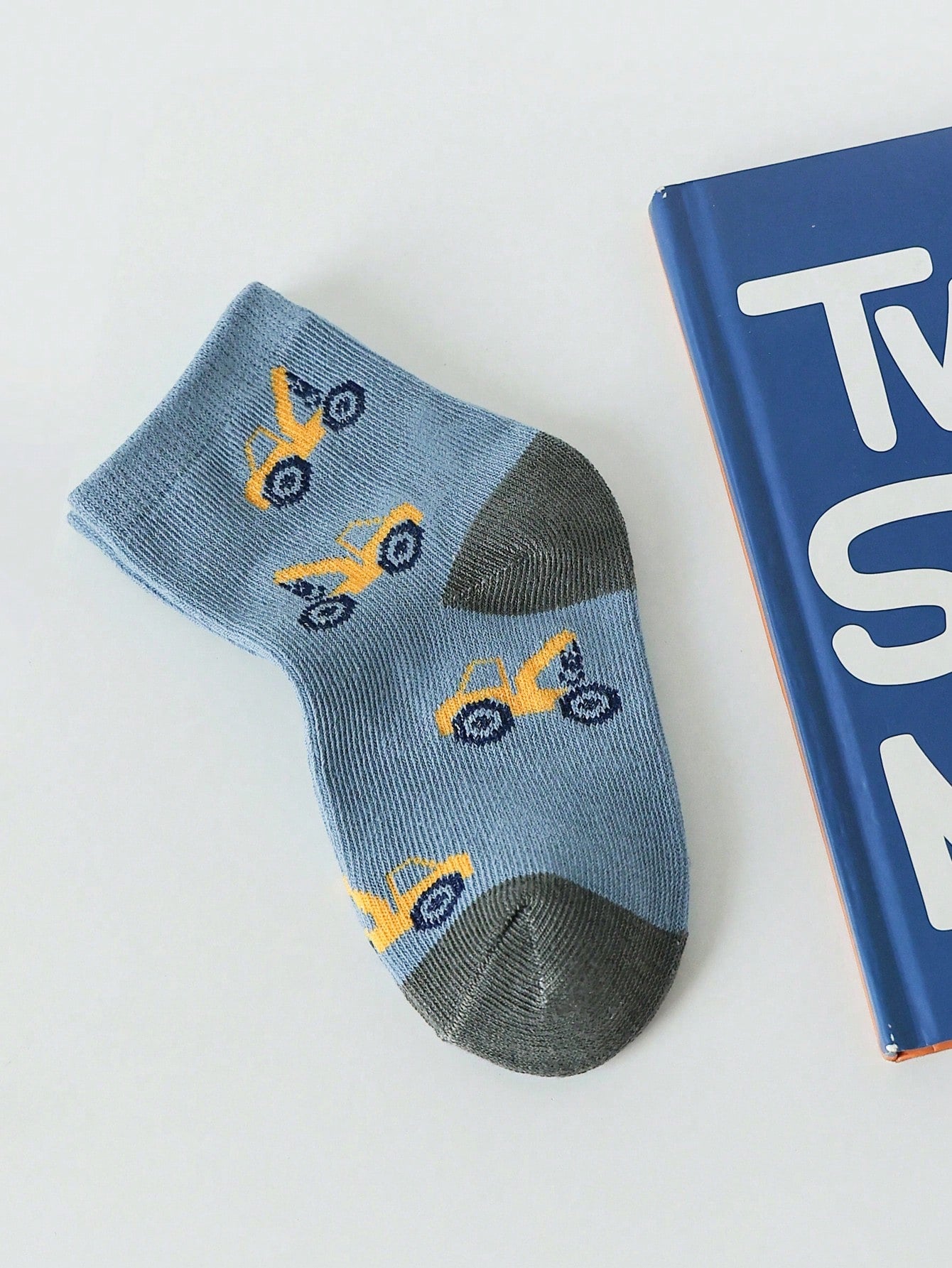 جوارب اطفال