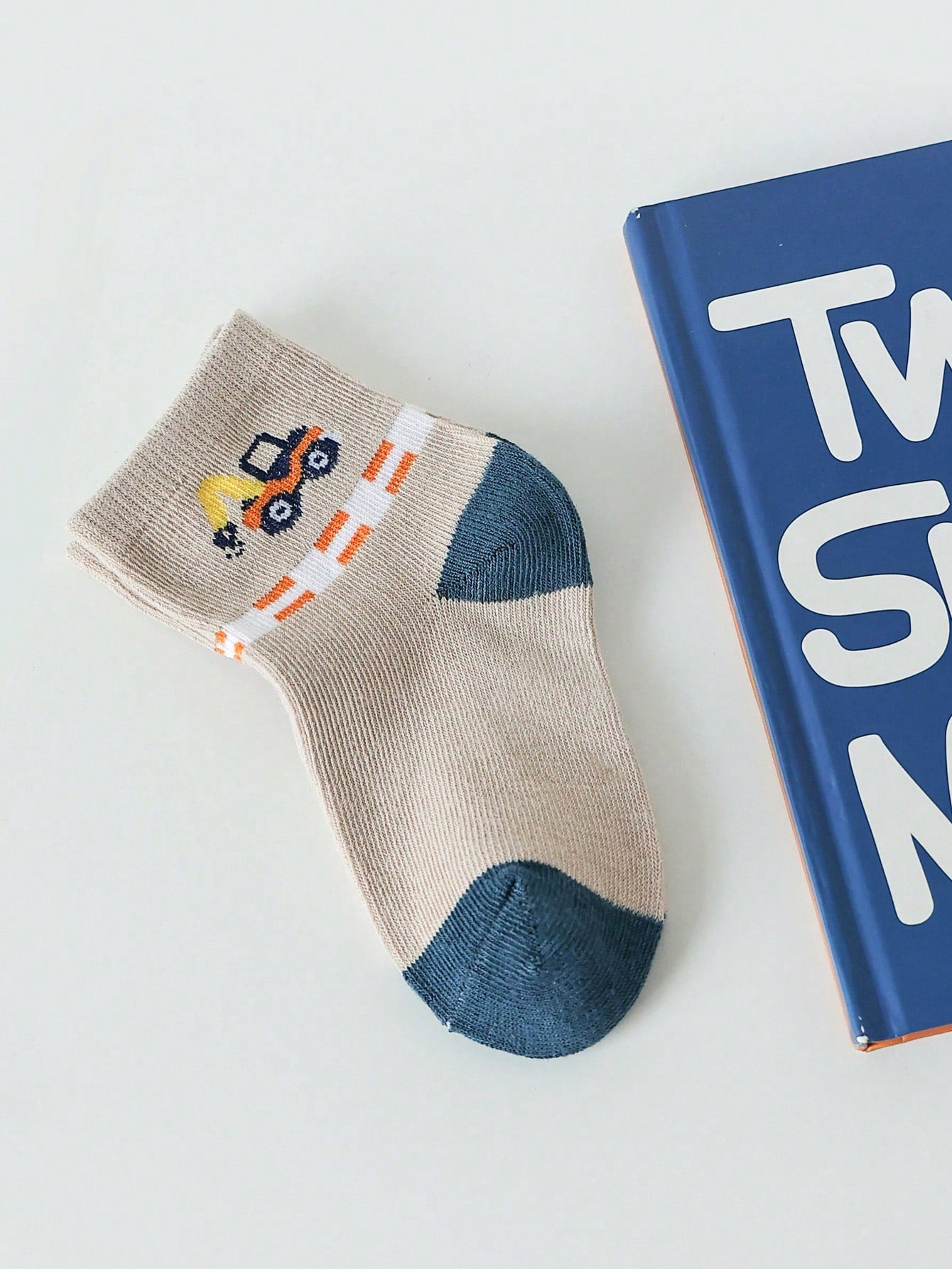 جوارب اطفال