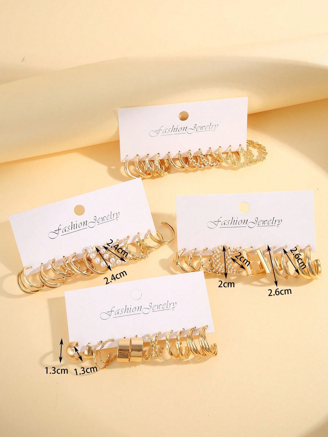 مجموعة 12 قطعة من الأقراط الهندسية البسيطة المصنوعة من اللؤلؤ الصناعي والمعدن للنساء، هدية للأعياد والمواعيد العاطفية والإرتداء اليومي