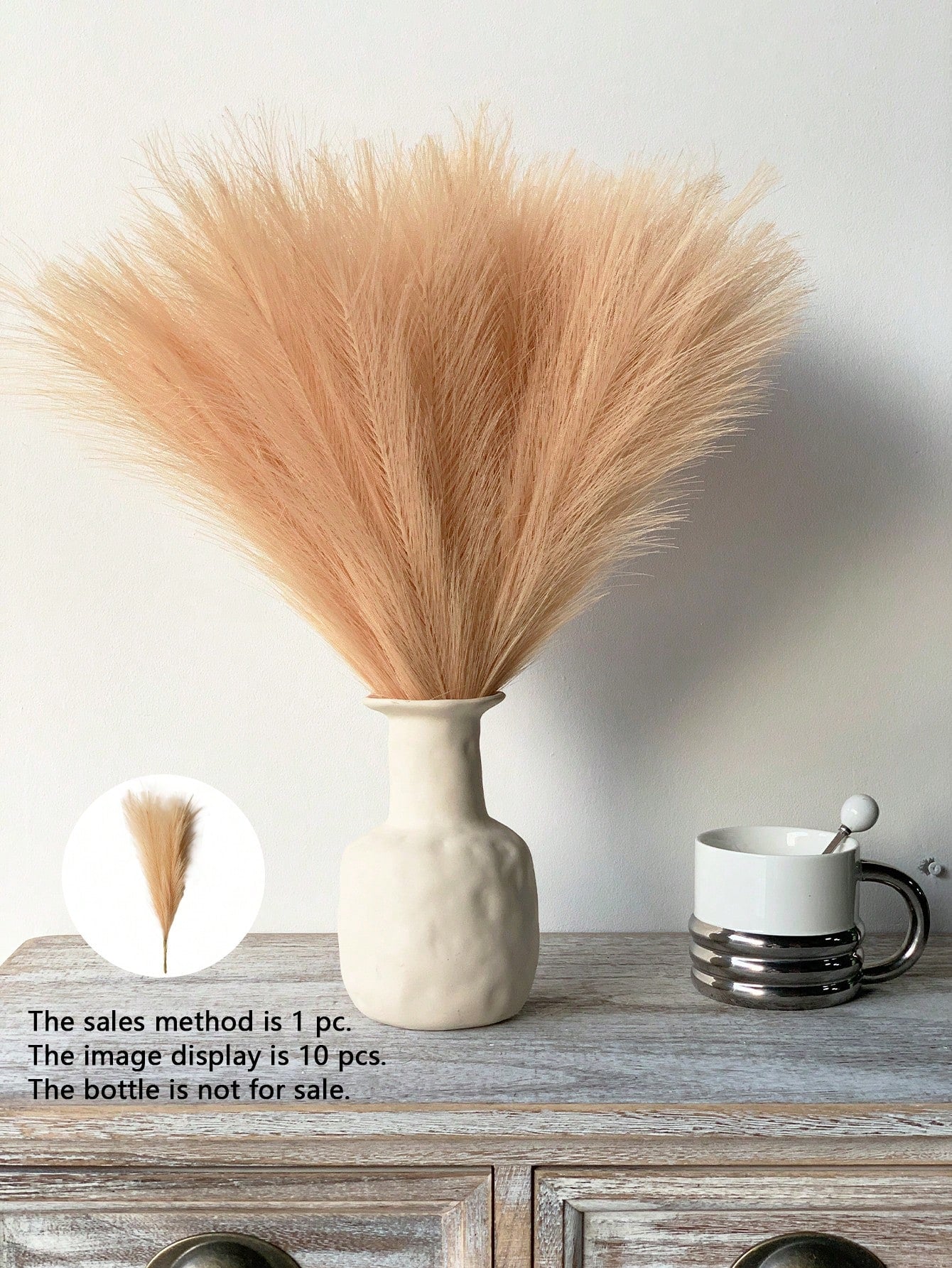 نبات صناعي من الألياف قصير الساق مكون من 6افرع زهرية لنبات الريش في لون الكاكي