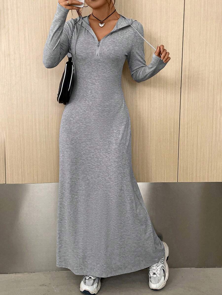 ثوب قطعة واحدة مزود بسحاب أمامي وقبعة