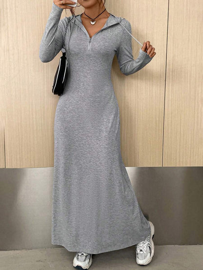 ثوب قطعة واحدة مزود بسحاب أمامي وقبعة