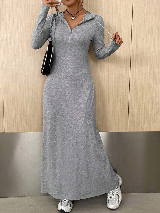 ثوب قطعة واحدة مزود بسحاب أمامي وقبعة