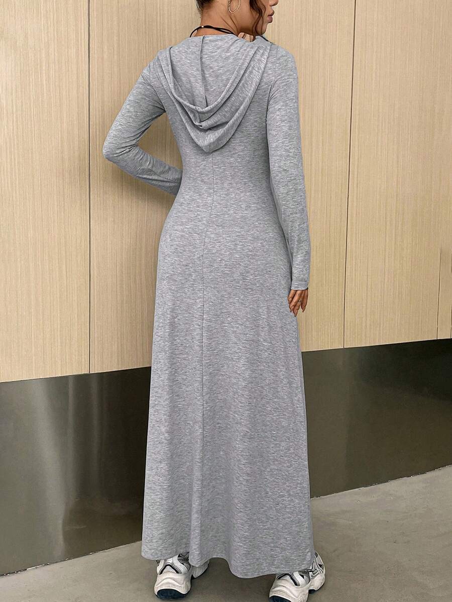 ثوب قطعة واحدة مزود بسحاب أمامي وقبعة