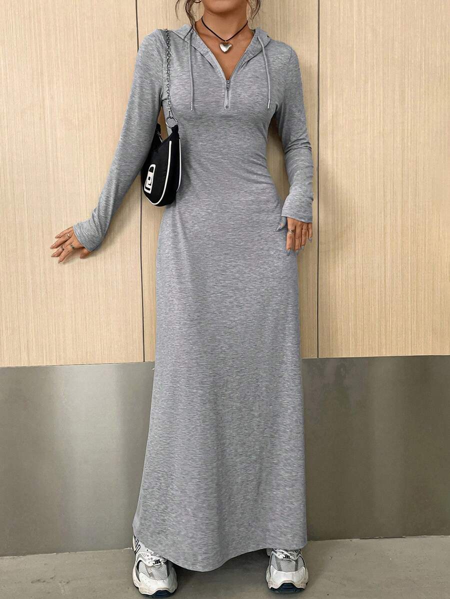 ثوب قطعة واحدة مزود بسحاب أمامي وقبعة