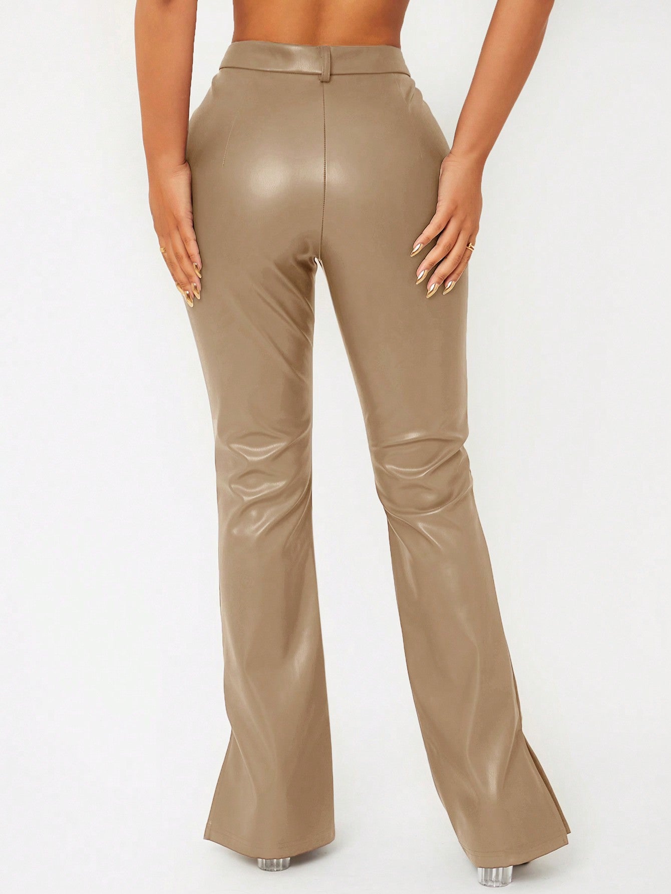 بنطلون بساق واسع خصر عالي بحافة شق جلد صناعي