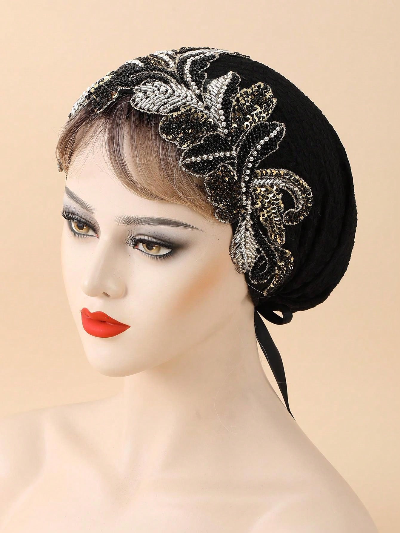 قطعة واحدة لف الرأس العاري النسائي المزخرف بالخرز والأوراق