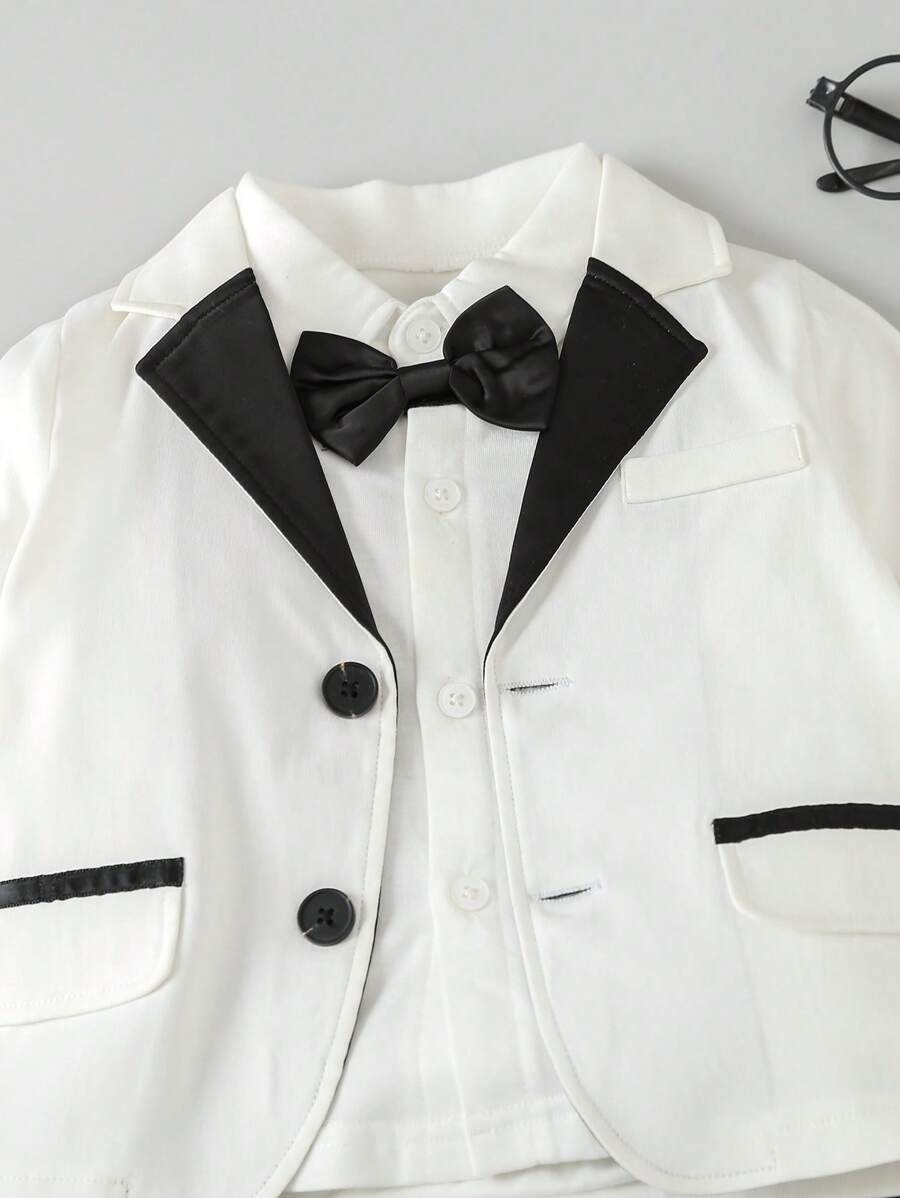 للاولاد الاطفال ياقة متباينة عقدة الفراشة أمامية بليزر وبنطلون & قميص