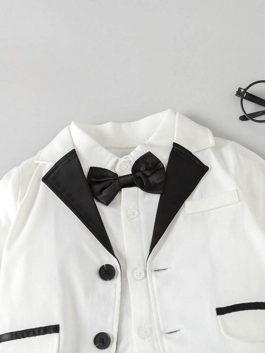 للاولاد الاطفال ياقة متباينة عقدة الفراشة أمامية بليزر وبنطلون & قميص