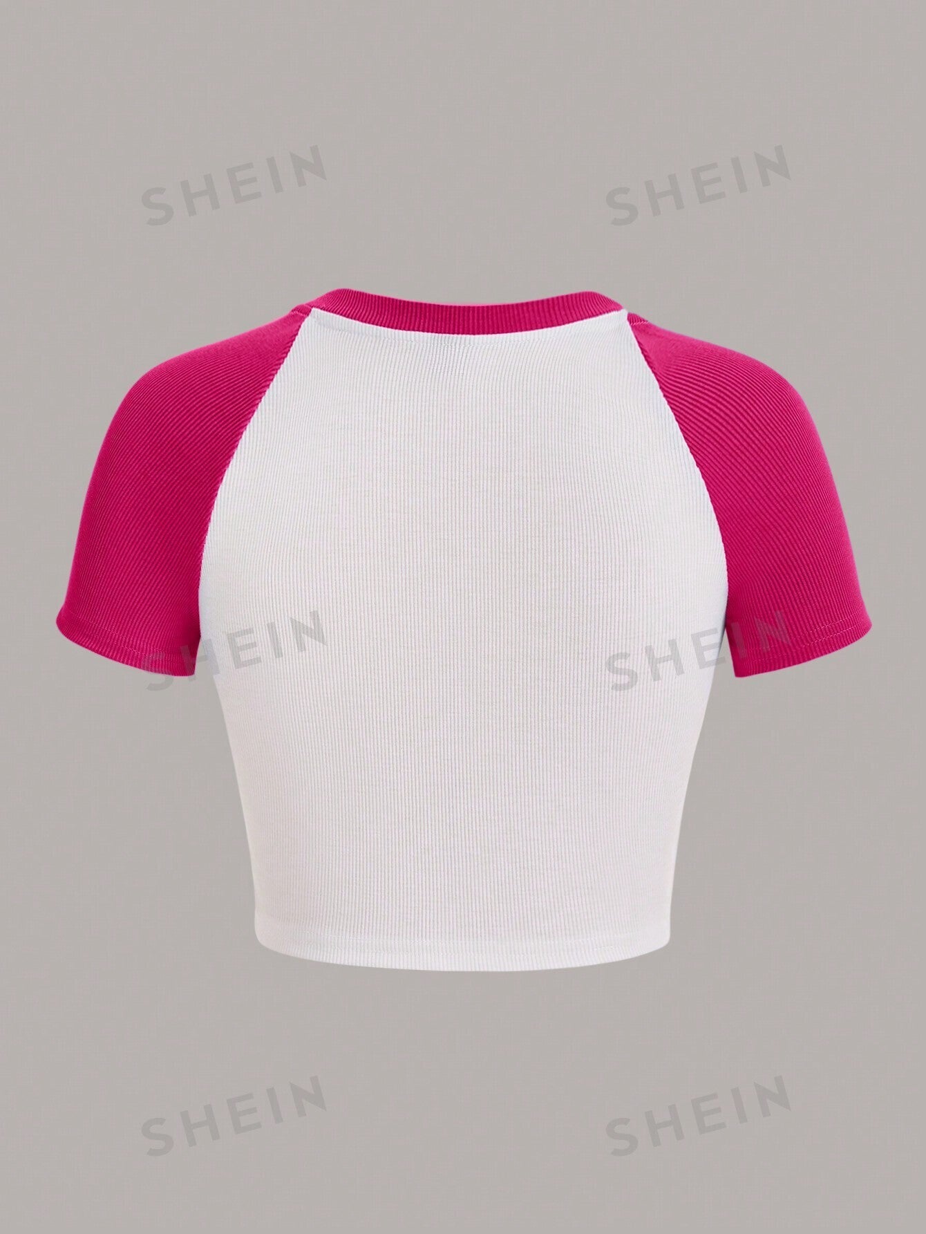 تي شيرت نسائية