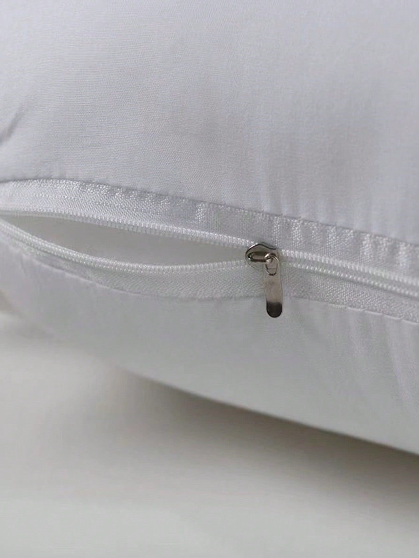 وسادات سرير