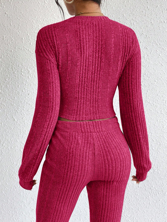 قميص ثقيل قصير موحدة اللون منخفض الاكتاف متقاطع