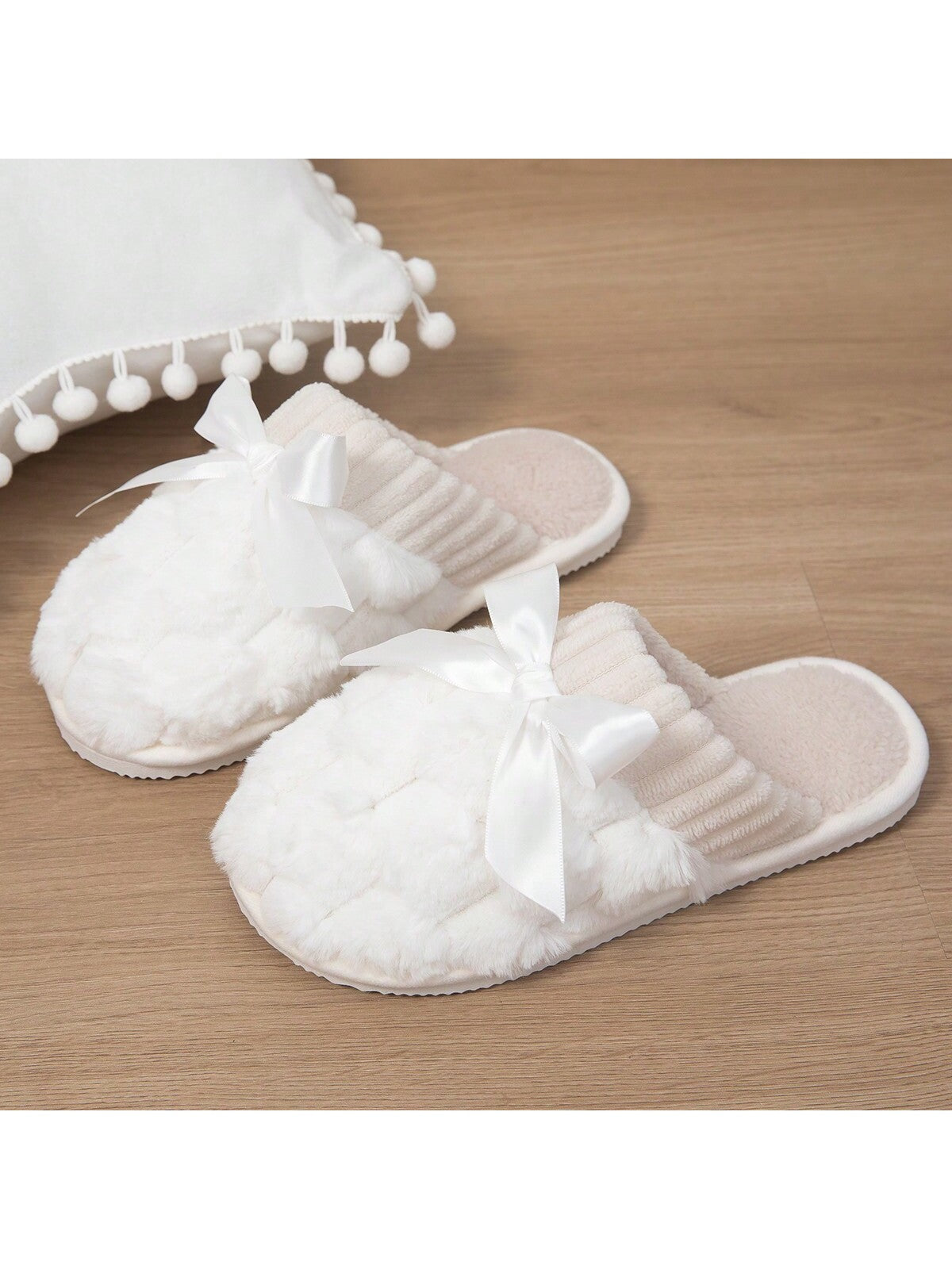 حذاء شتوي داخلي دافئ للنساء بشريط عقدة و نعل داخلي