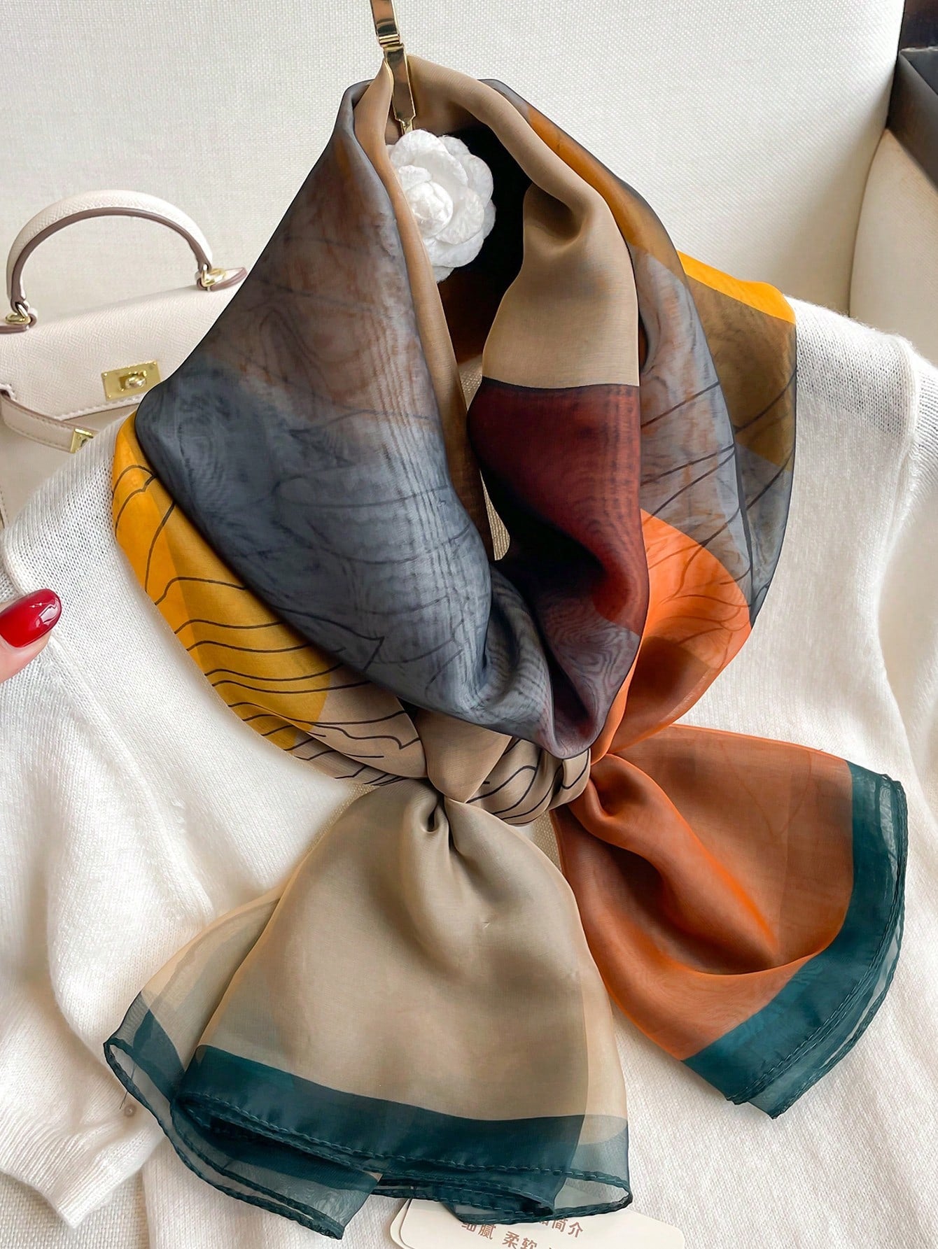 قطعة واحدة وشاح من الشيفون