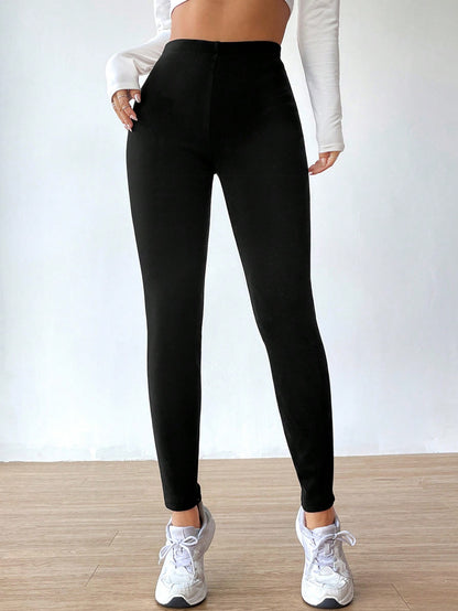 السراويل الضيقة ذات الخصر المطاطي الصلب