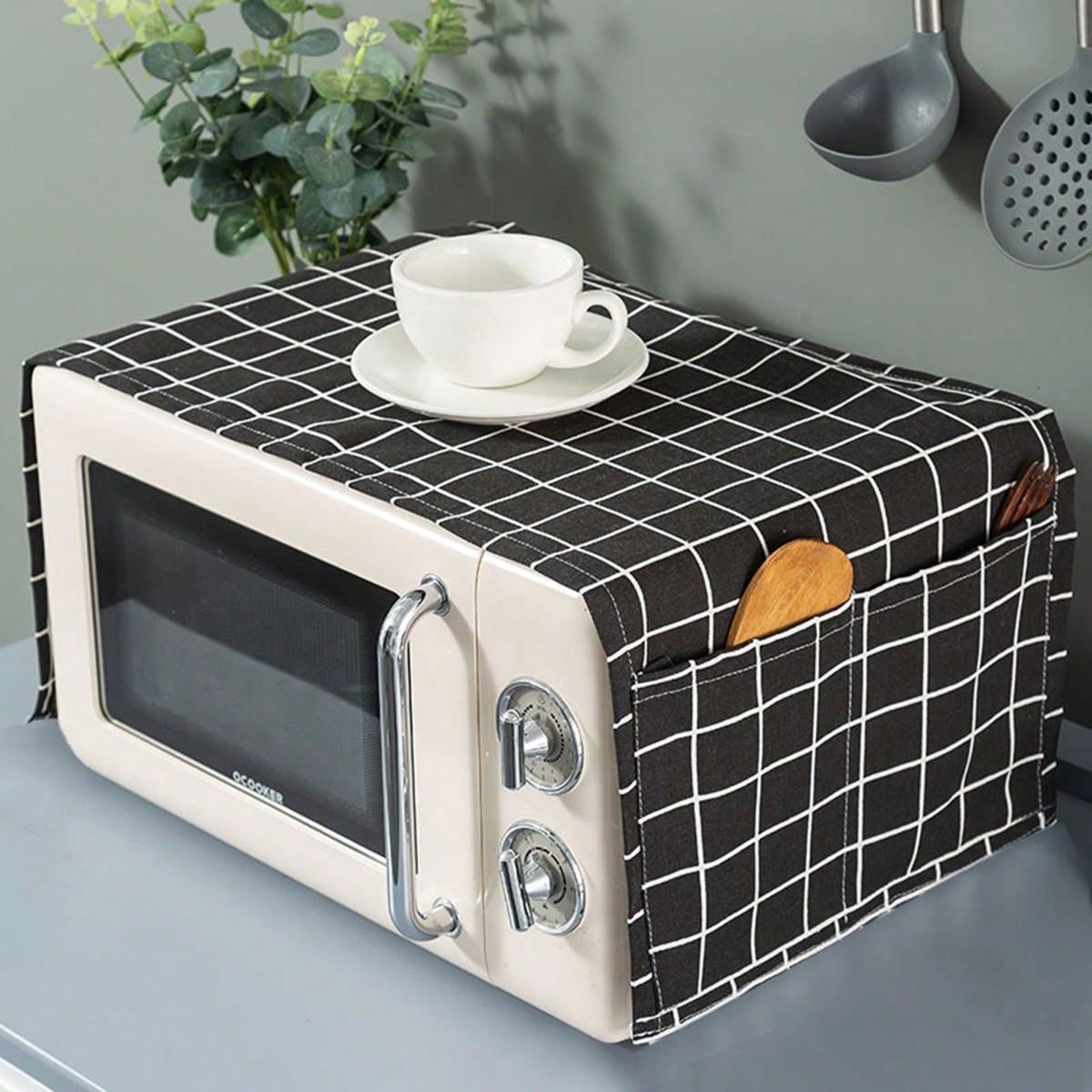 غطاء غبار جانبي أبيض وأسود بسيط