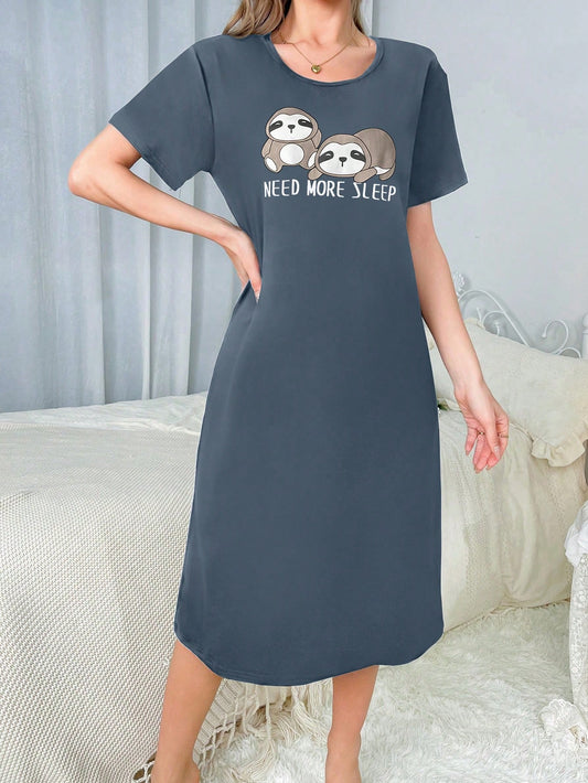 بيجامة نوم بطباعة كسول كرتوني