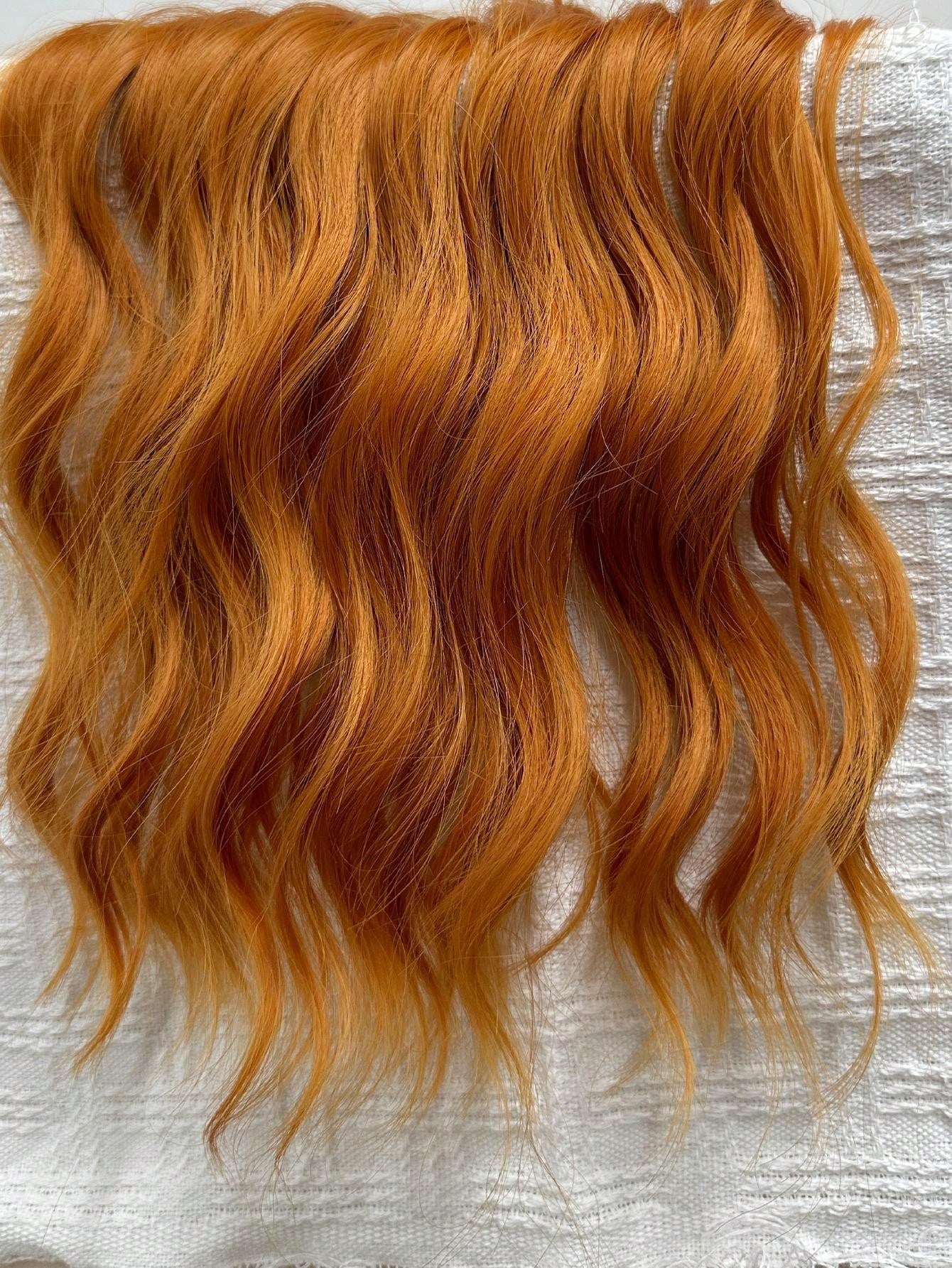 إضافات للشعر يتم تثبيتها بالكلبس - 7 قطع 24 بوصة - تمديدات شعر مائية للنساء بأطوال كاملة من الشعر الاصطناعي باروكة