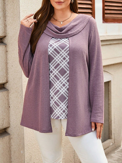 تي شيرت طباعة مربع النقش ياقة بقصة مطوية مقاس كبير