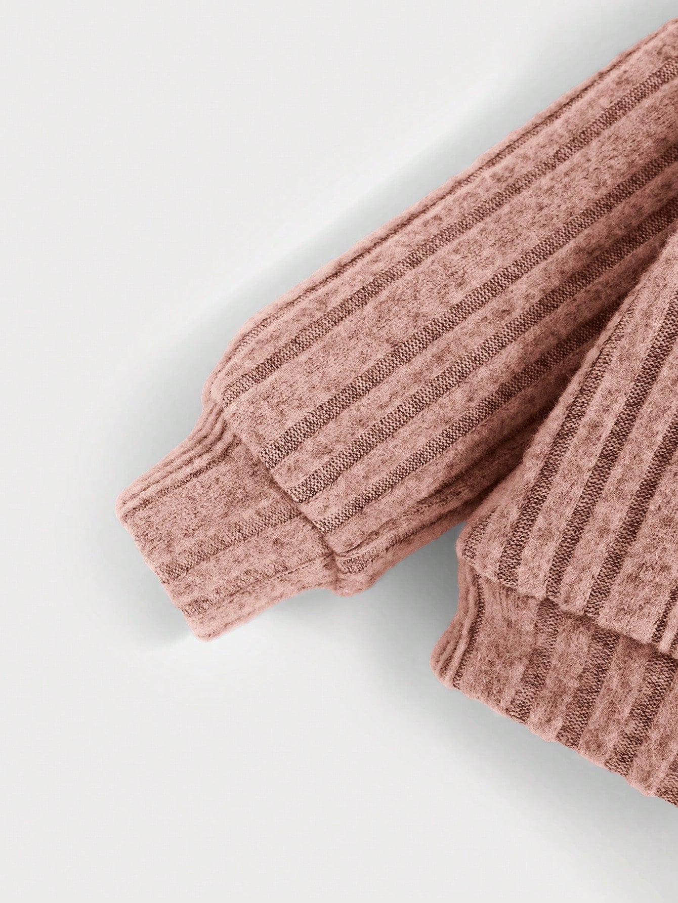 تي شيرت وبنطلون مقلم بكشكش مع عقال الرأس للبنات الاطفال