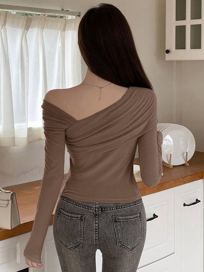 تيشرت كاجول للنساء بأكمام طويلة، ياقة مرتفعة، أحادي اللون وغير متماثل الأكتاف