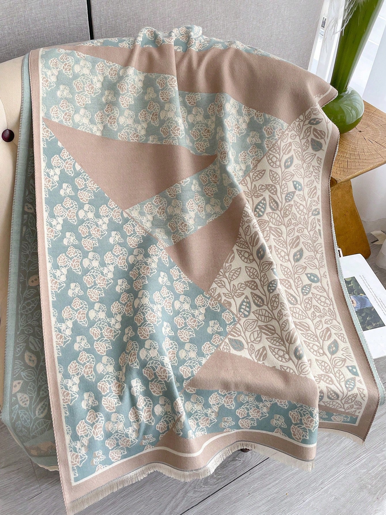 الأوشحة النسائية