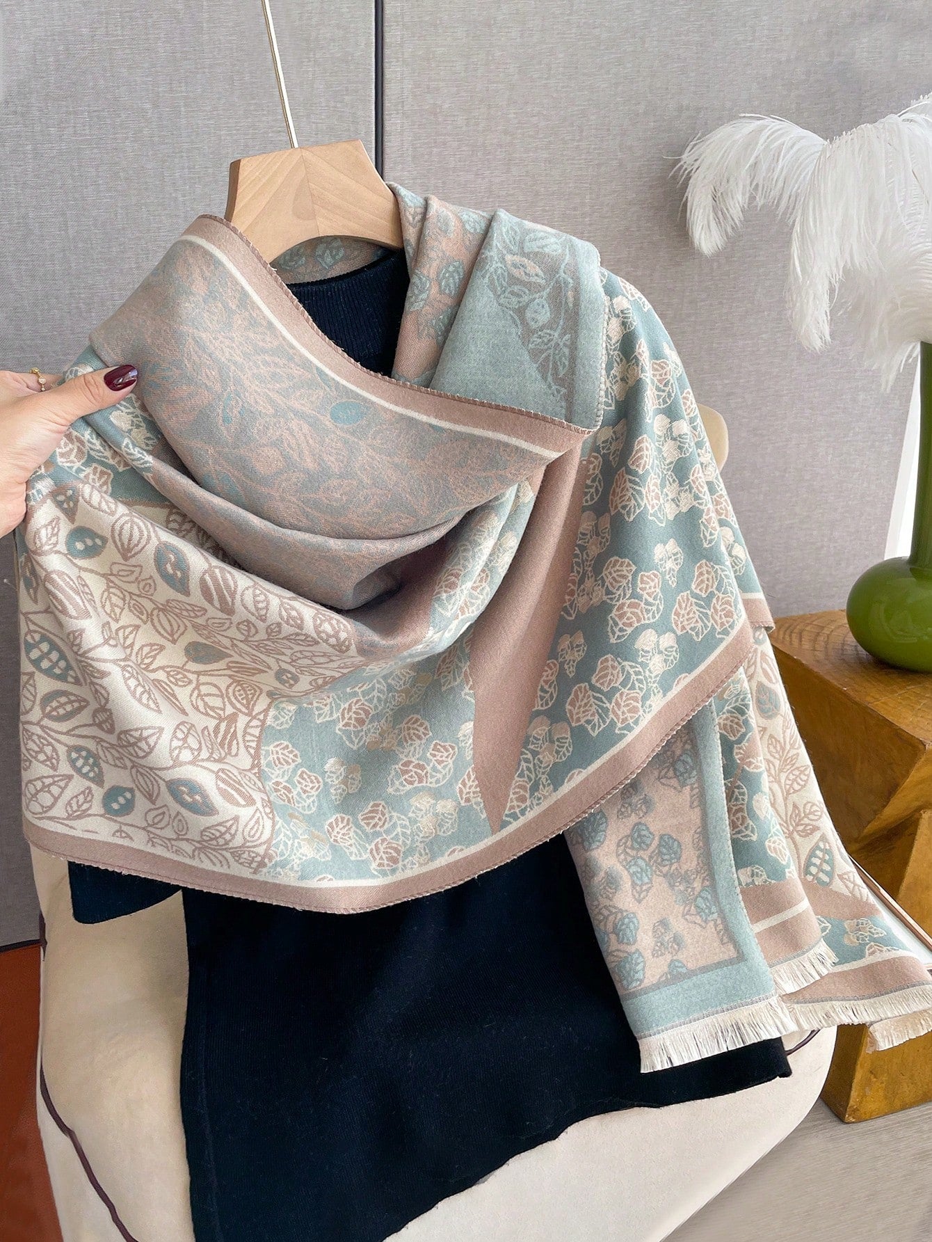 الأوشحة النسائية