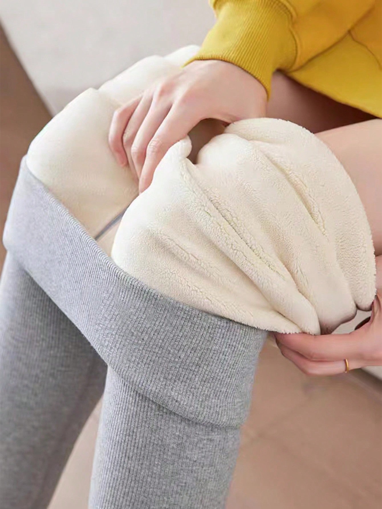 بنطلون طويل صلب بخصر عريض وبطانة بمادة الفليس لتدفئة الجسم