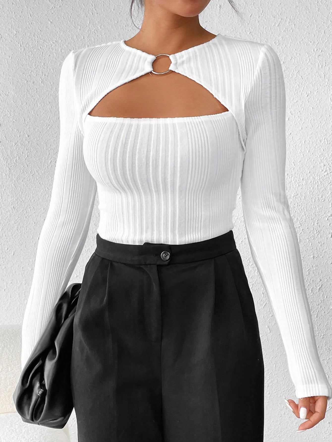 تي شيرت نسائي مجوف بلون خالص