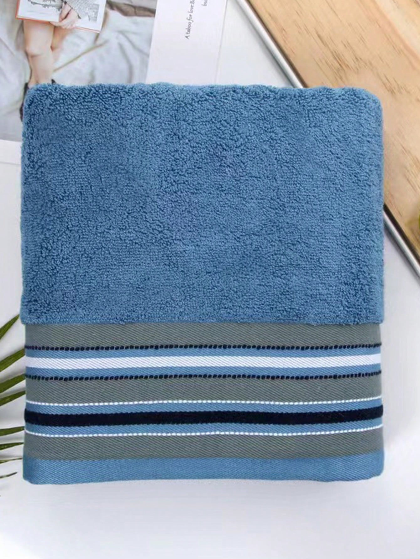 مناشف واسعة من ألياف الخيزران مع خطوط عريضة ناعمة جداً وماصة للاستخدام المنزلي